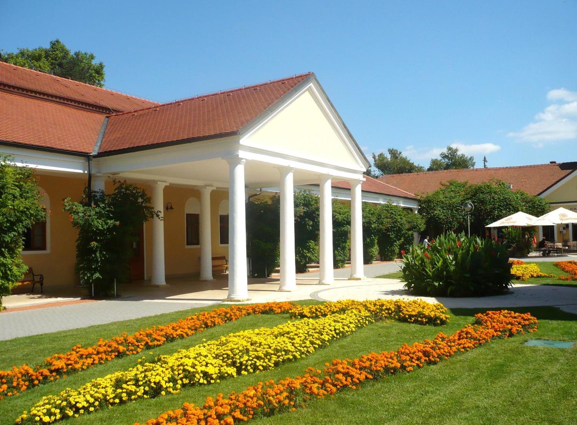 Villa Paris Piest'any Exterior foto